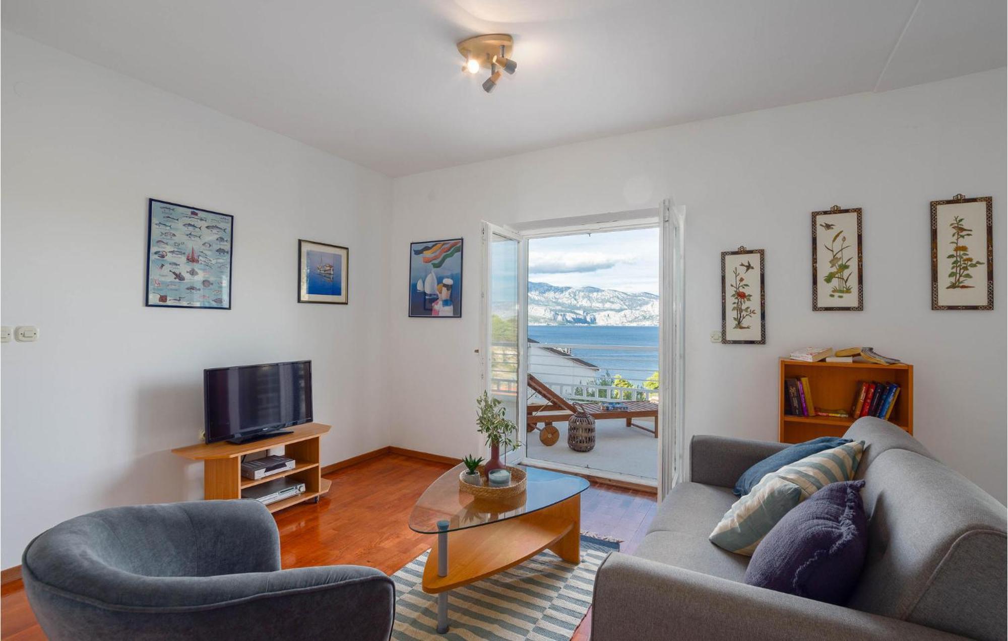 Cozy Home In Postira With Kitchen Εξωτερικό φωτογραφία