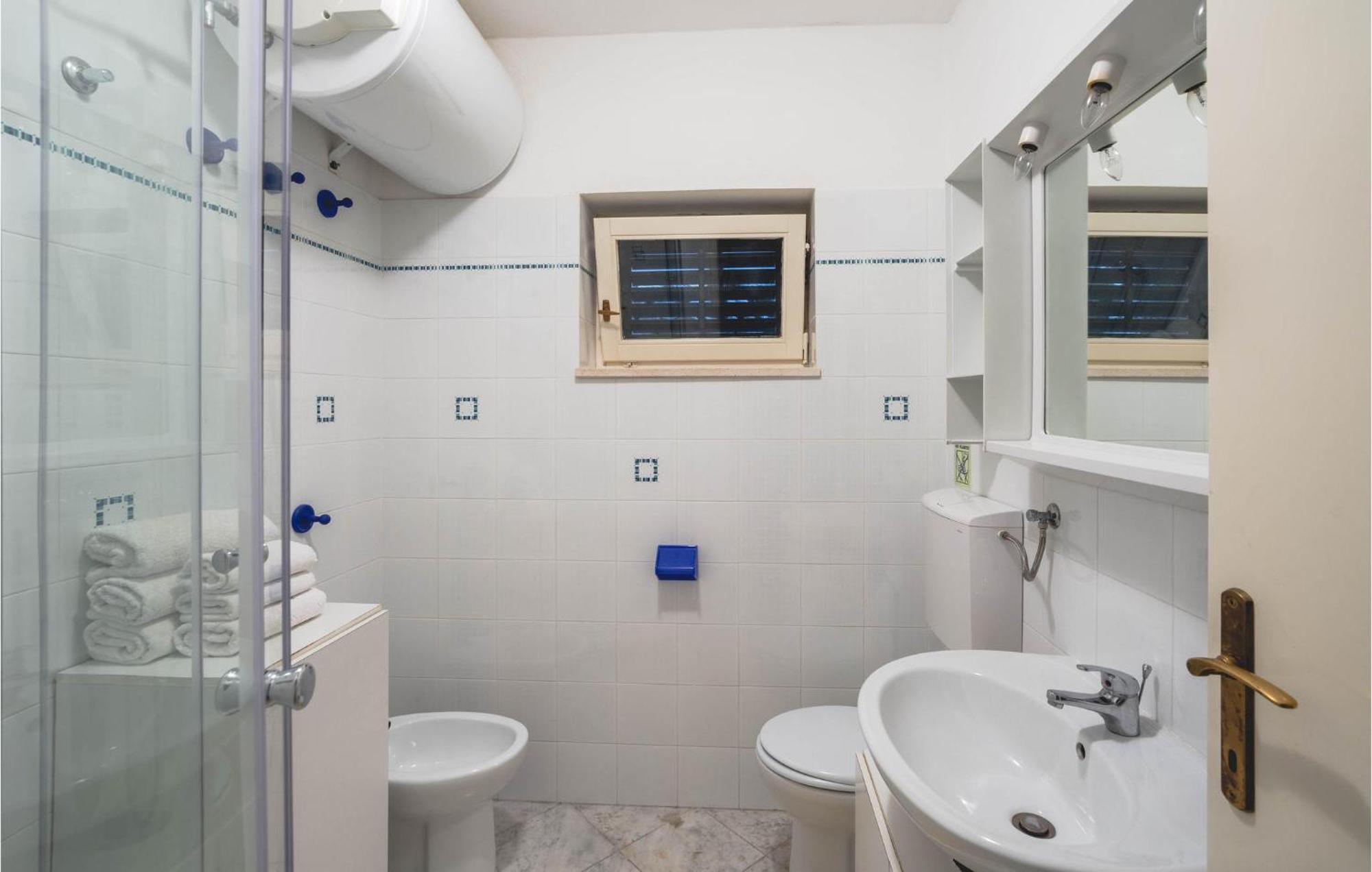 Cozy Home In Postira With Kitchen Εξωτερικό φωτογραφία